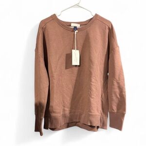 Size Large Universal Thread Women’s brown crewneck